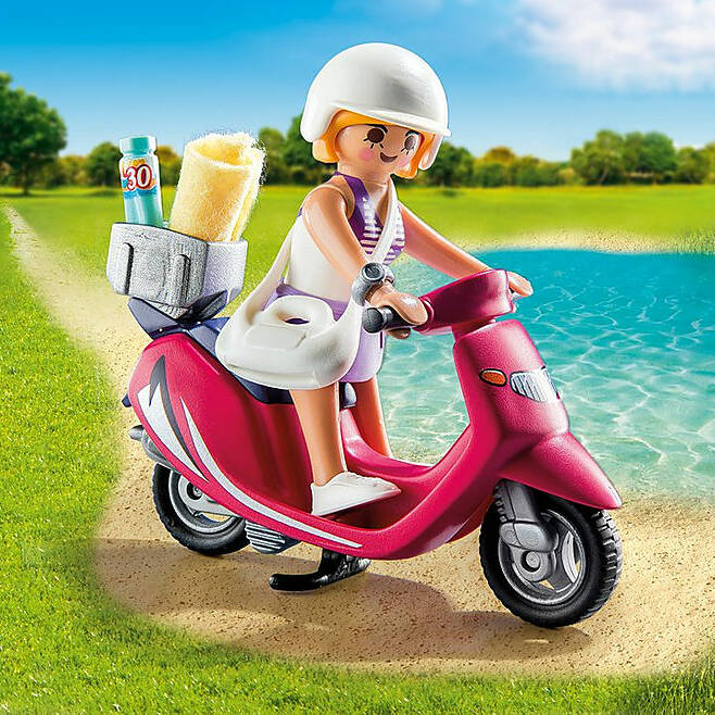 PLAYMOBIL BEACHGOER WITH SCOOTER