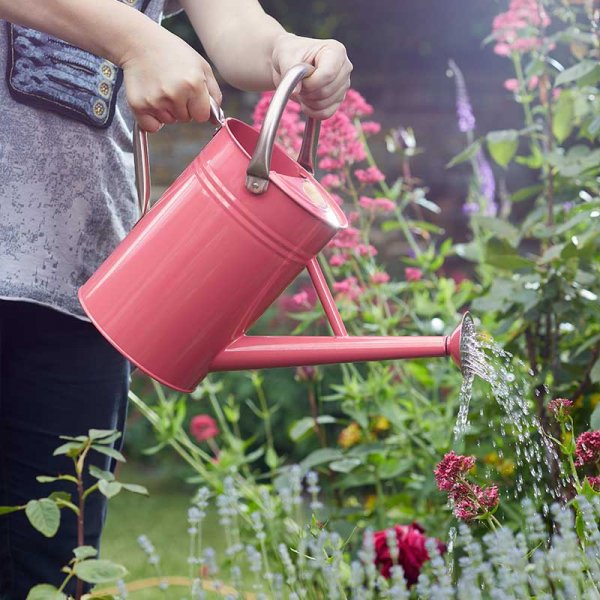 S/G WATERING CAN 4.5L - CORAL PINK