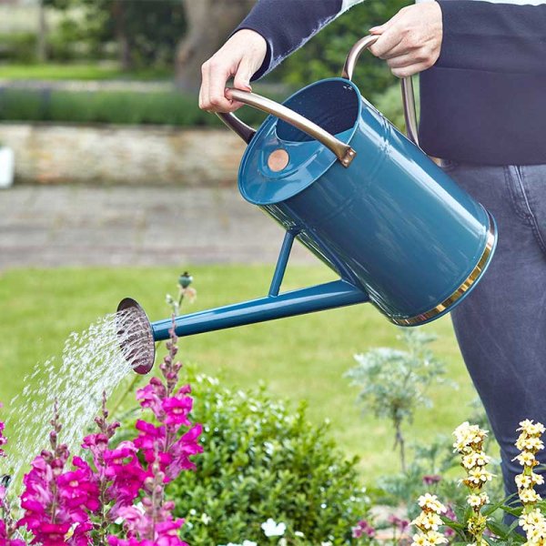 S/G  WATERING CAN 9L - BLUE
