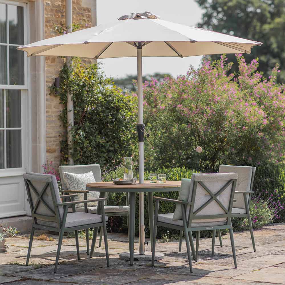 RSH WISLEY 110CM ROUND TABLE, 4X ARMCHAIRS, PARASOL & BASE - SAGE